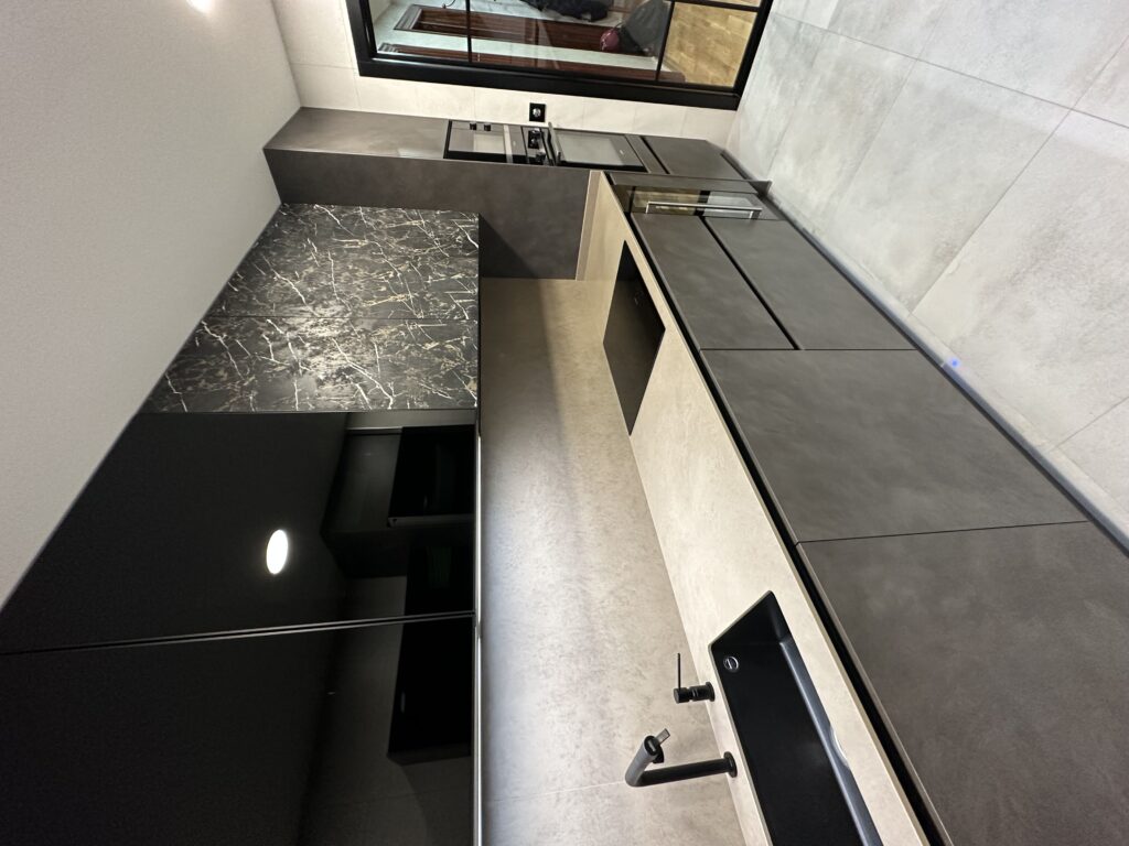 cocina elementos negros
